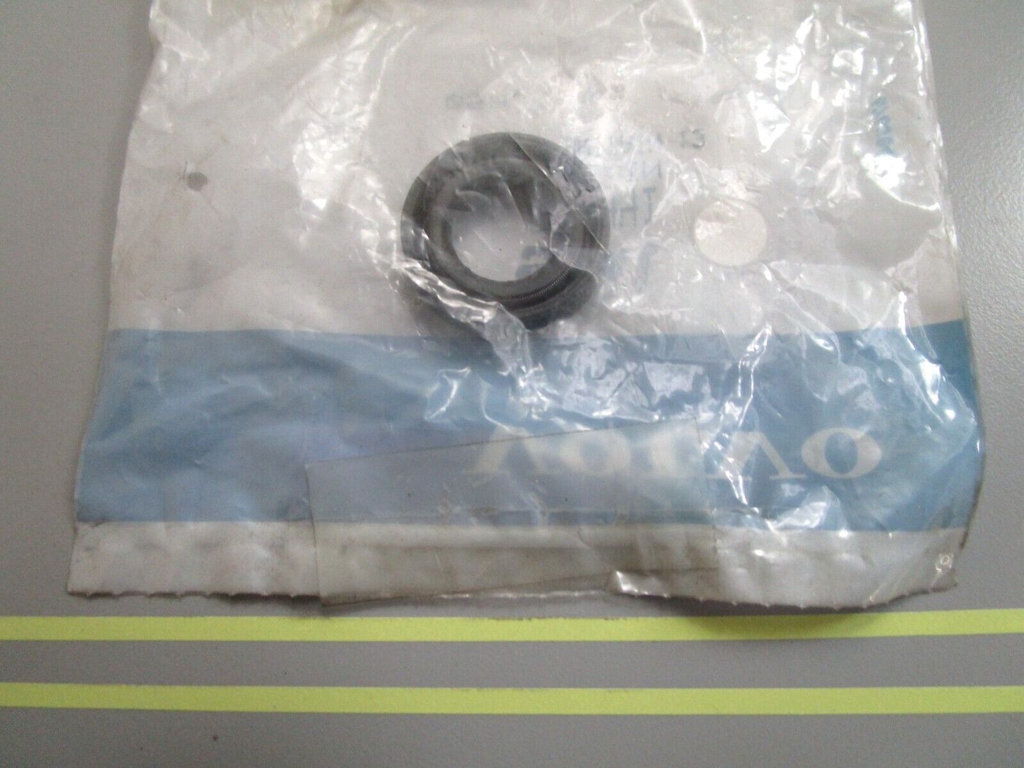 *NEW OEM* 0810 Volvo Penta Seal 809441