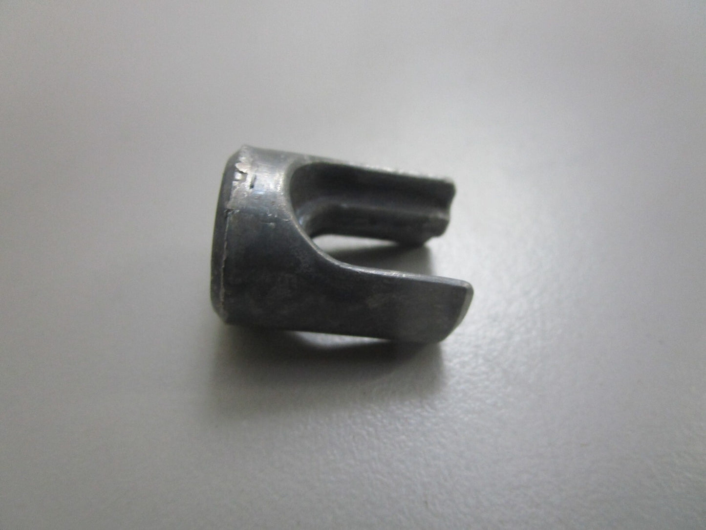 *NEW OEM* 0810 Volvo Penta Retainer 3852019