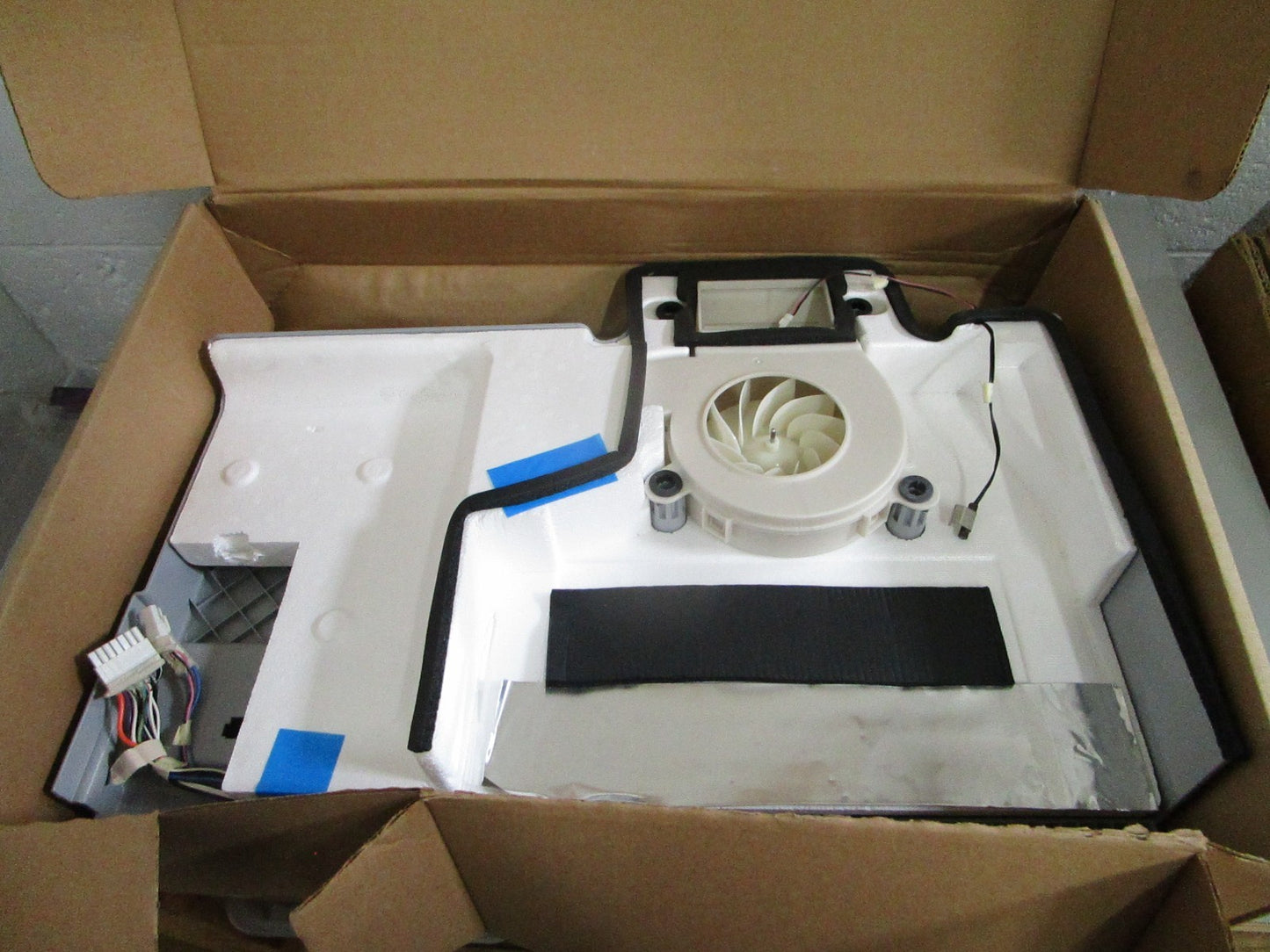 Whirlpool W11395558 Refrigerator Evaporator Fan Motor Cover Assy NEW OEM 0820