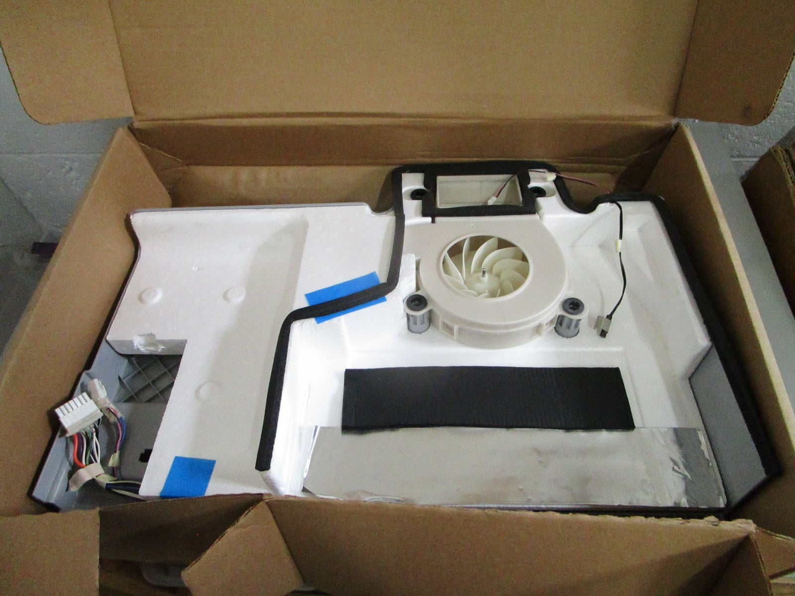 Whirlpool W11395558 Refrigerator Evaporator Fan Motor Cover Assy NEW OEM 0820