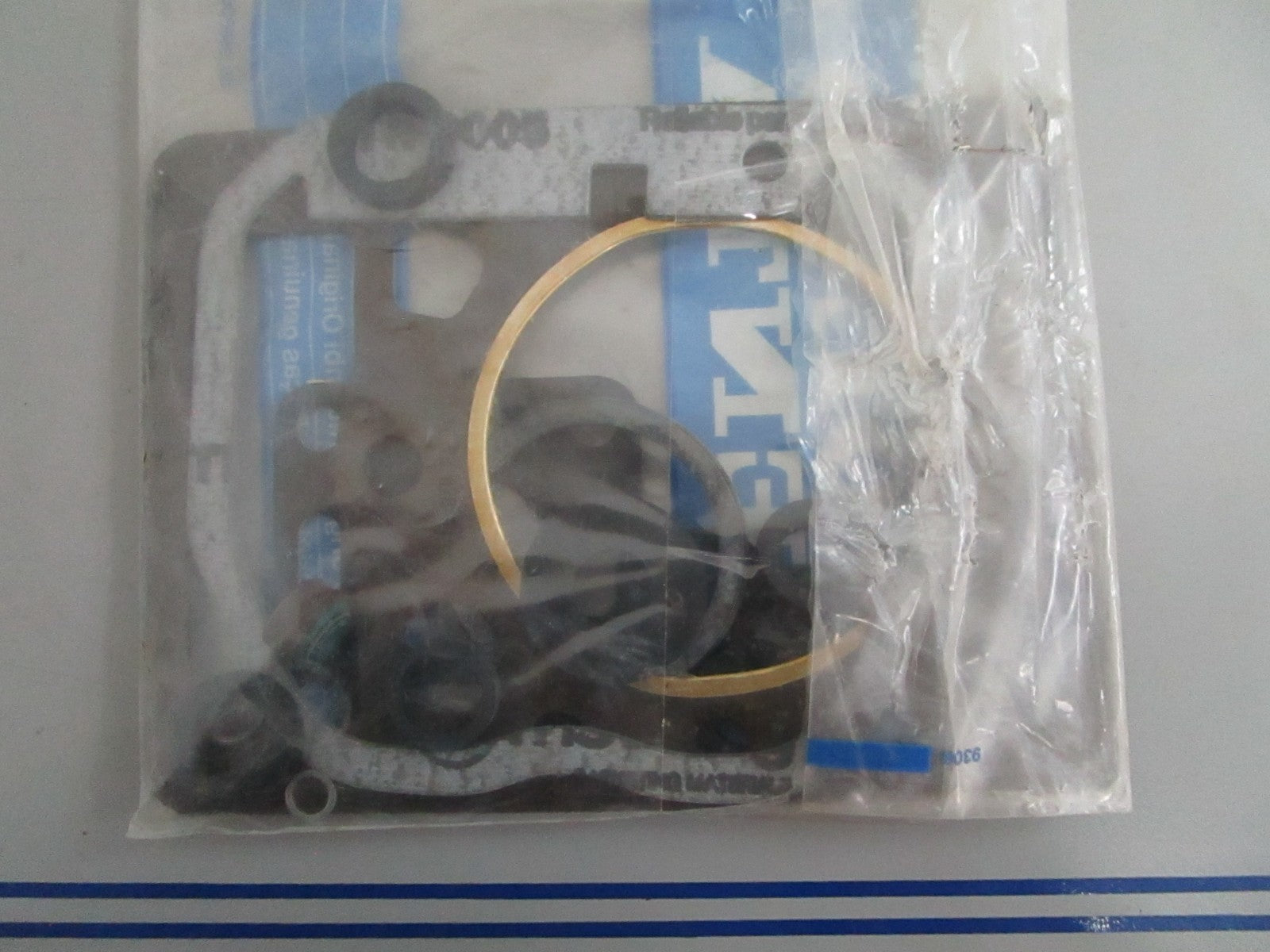 *NEW OEM* 0820 Volvo Penta De-Carbonizing Kit 876307