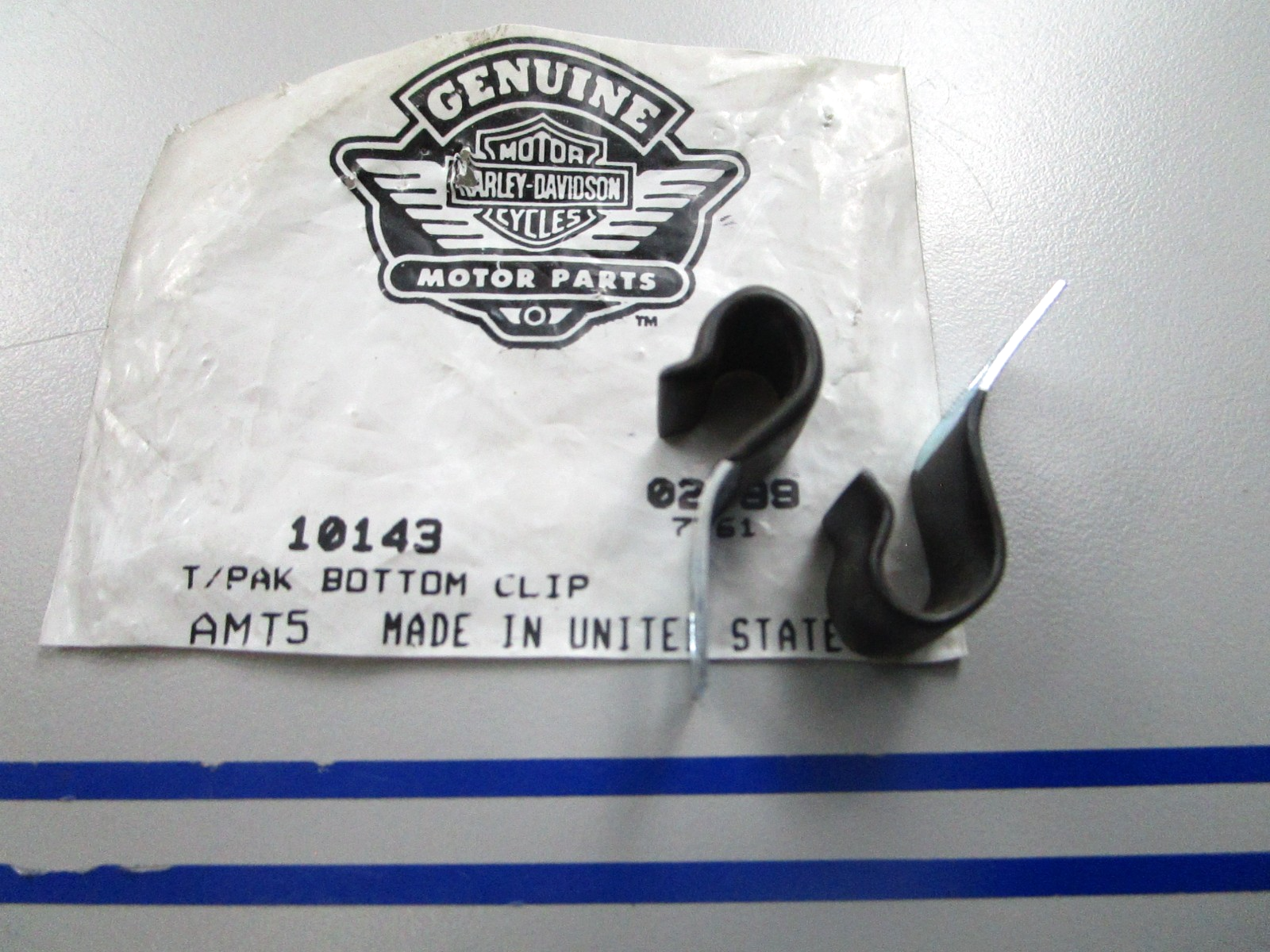 *NEW OEM* (LOT OF 2) 0810 Harley Davidson Bottom Clip 10143