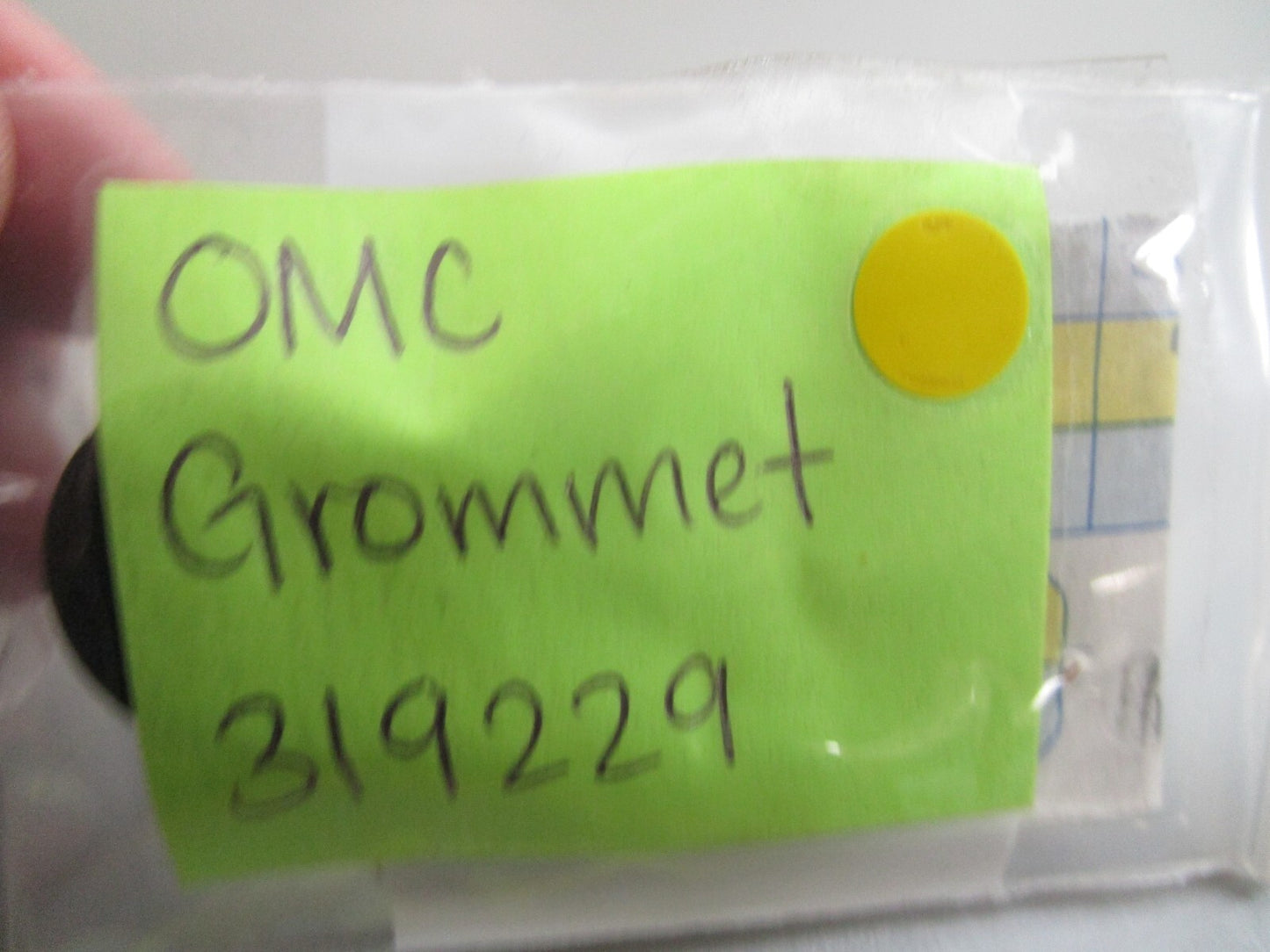 *NEW OEM* 0810 OMC Johnson Evinrude Grommet 319229 0319229