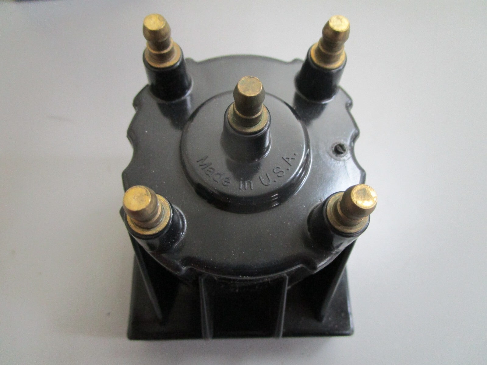 *NEW OEM* 0810 Volvo Penta Distributor Cap 3854260