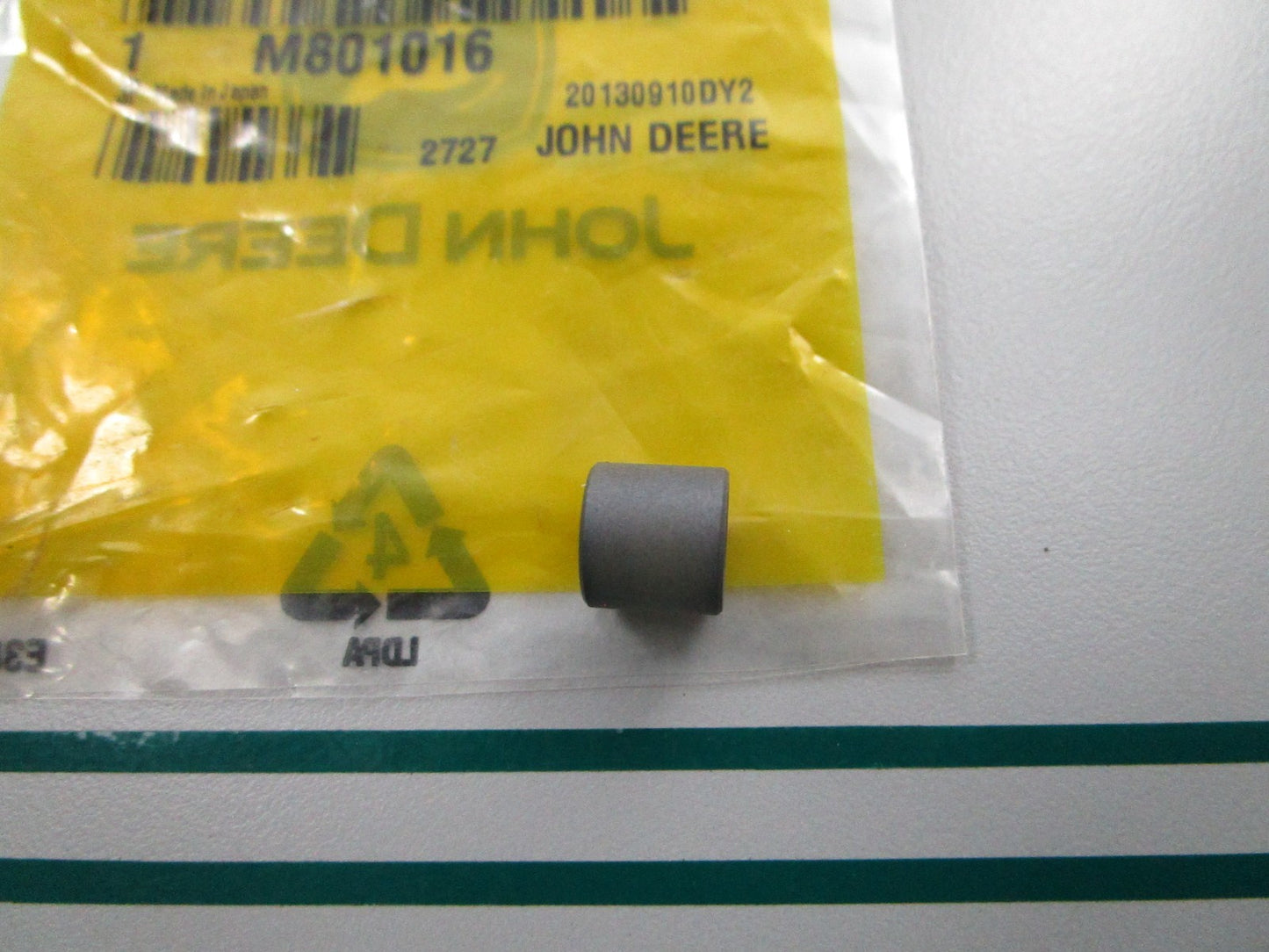 NEW OEM M801016 John Deere Valve Seal 0810