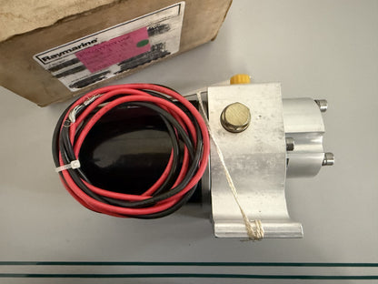 NEW OEM M81120 Raymarine Type 1 12V Hydraulic Pump 0820