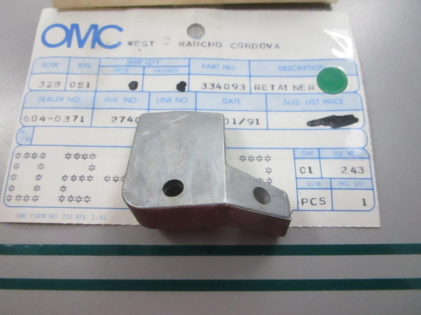 NEW OEM 334093 0334093 OMC Johnson Evinrude Retainer 0810