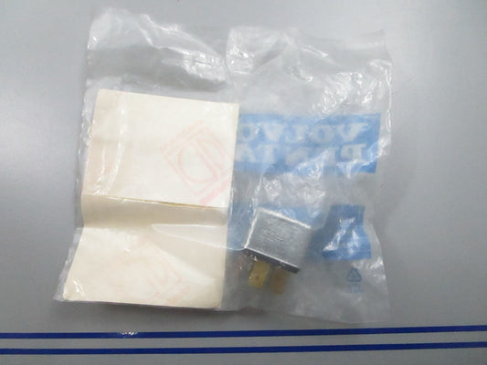 *NEW OEM* 0810 Volvo Penta Relay 876040