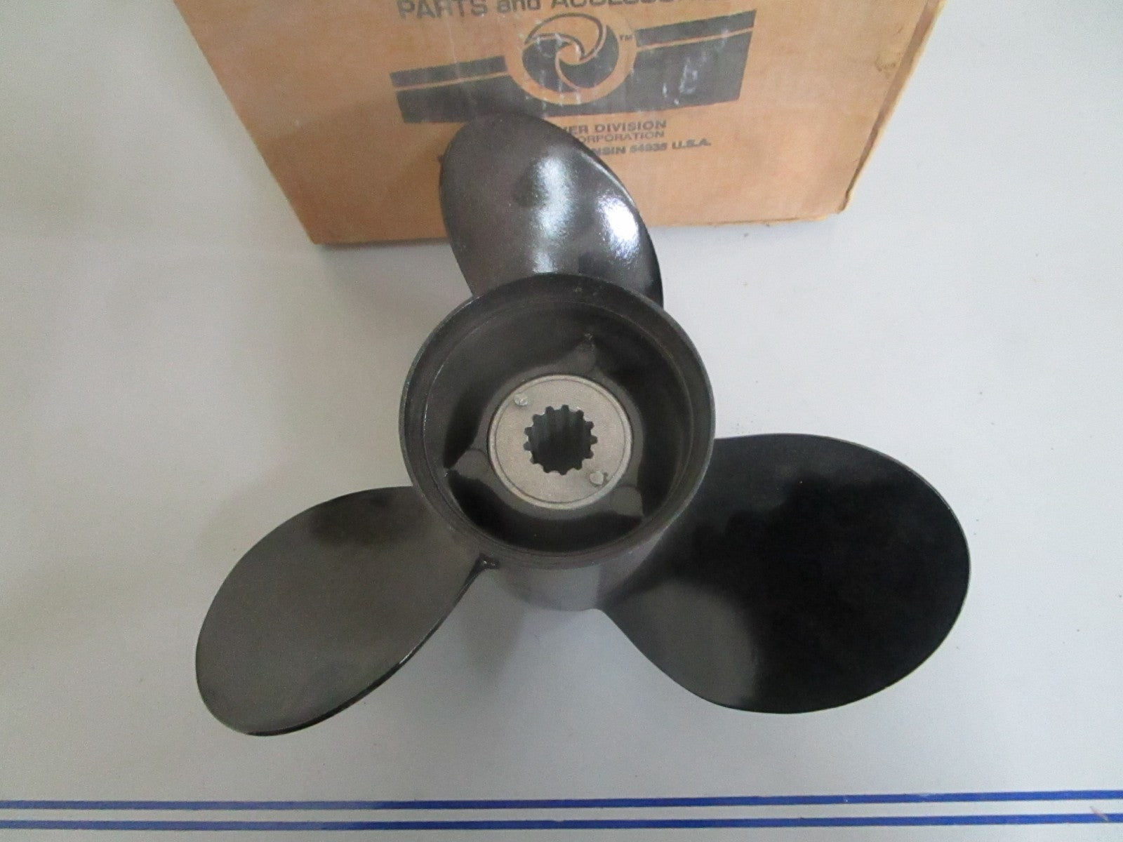 *NEW OEM* 0820 Mercury Black Max 10×17 Propeller 48-73144A45 73144-17