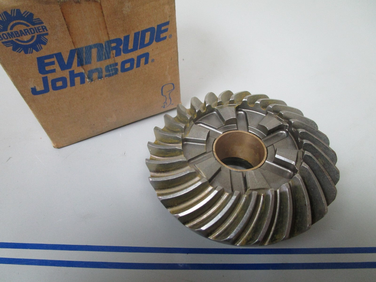 *NEW OEM* 0720 OMC Johnson Evinrude 26T Forward Gear 435086 0435086
