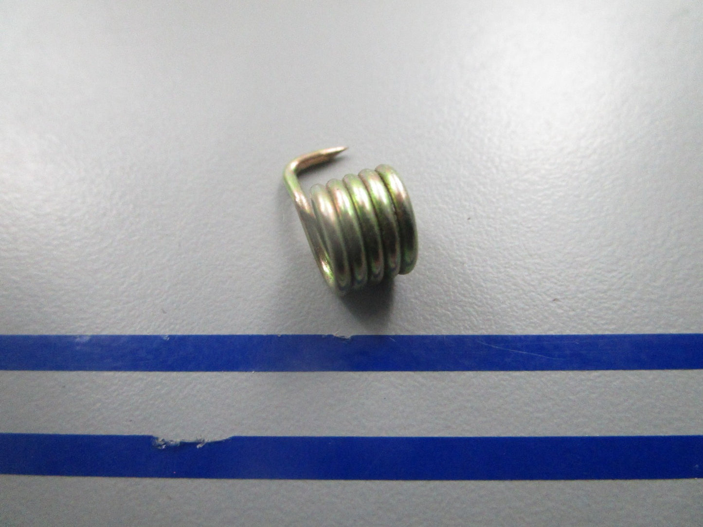 *NEW OEM* 0810 OMC Johnson Evinrude Spring 510231 0510231