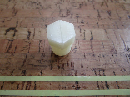 *NEW OEM* 0810 OMC Johnson Evinrude Motor Pipe Plug 911213 0911213