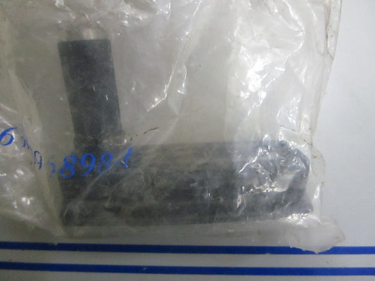 *NEW OEM* 0810 OMC Johnson Evinrude Latch Handle 395898 0395898