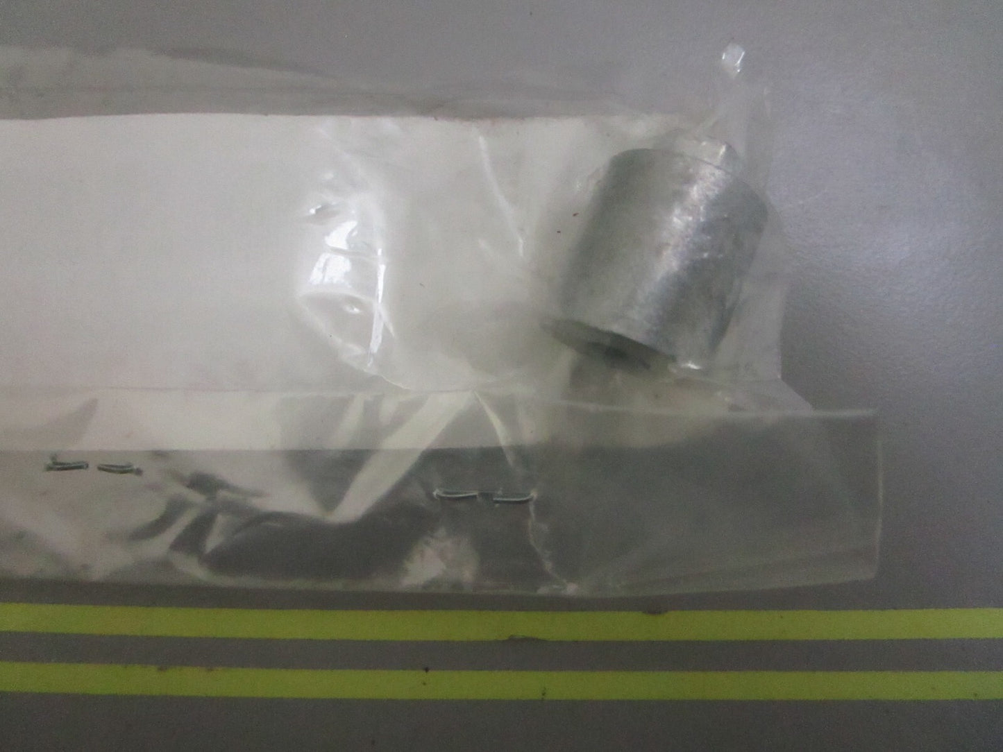 *NEW OEM* 0810 Yamaha Anode 6AW-1132R-00