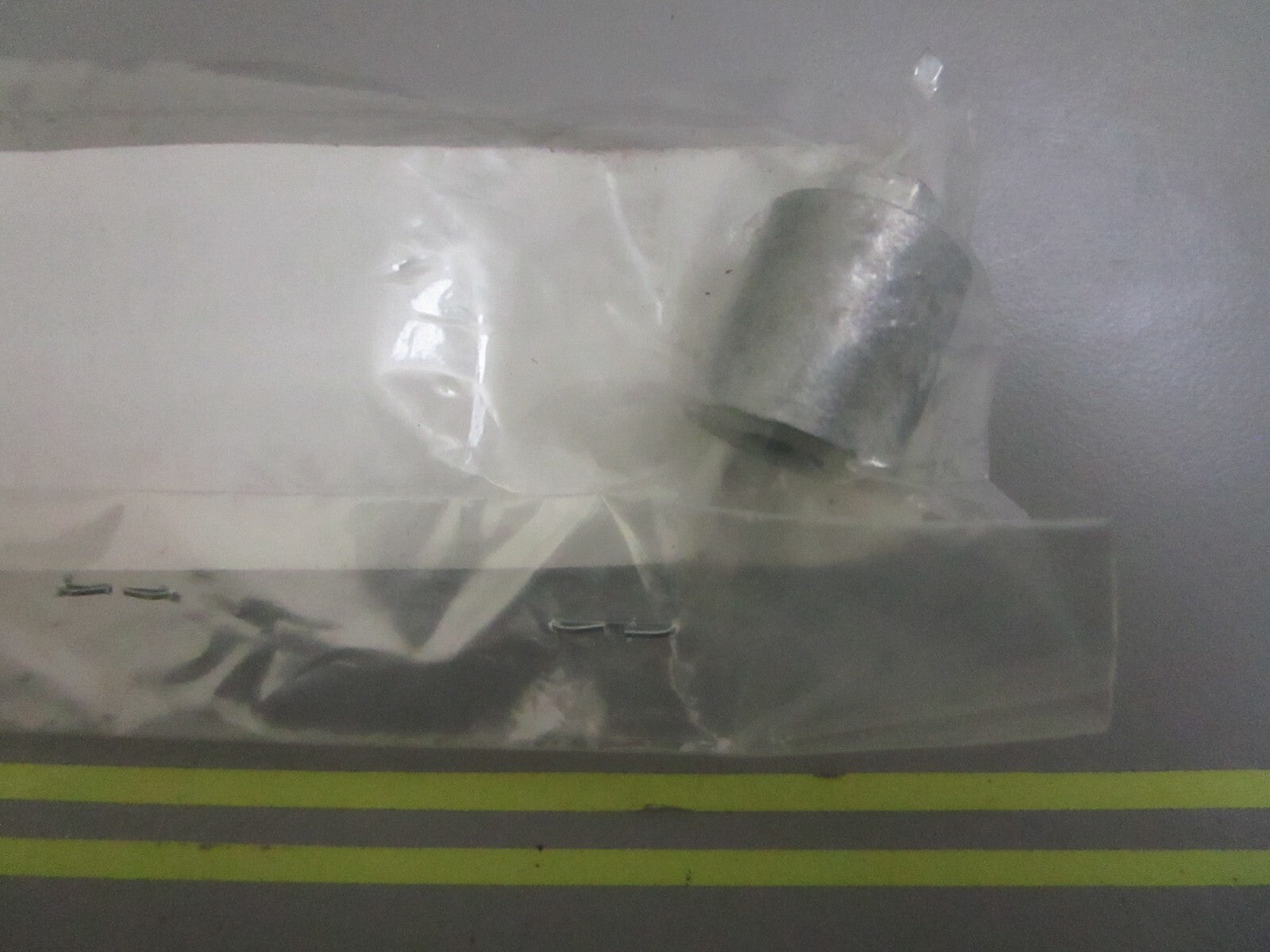 *NEW OEM* 0810 Yamaha Anode 6AW-1132R-00
