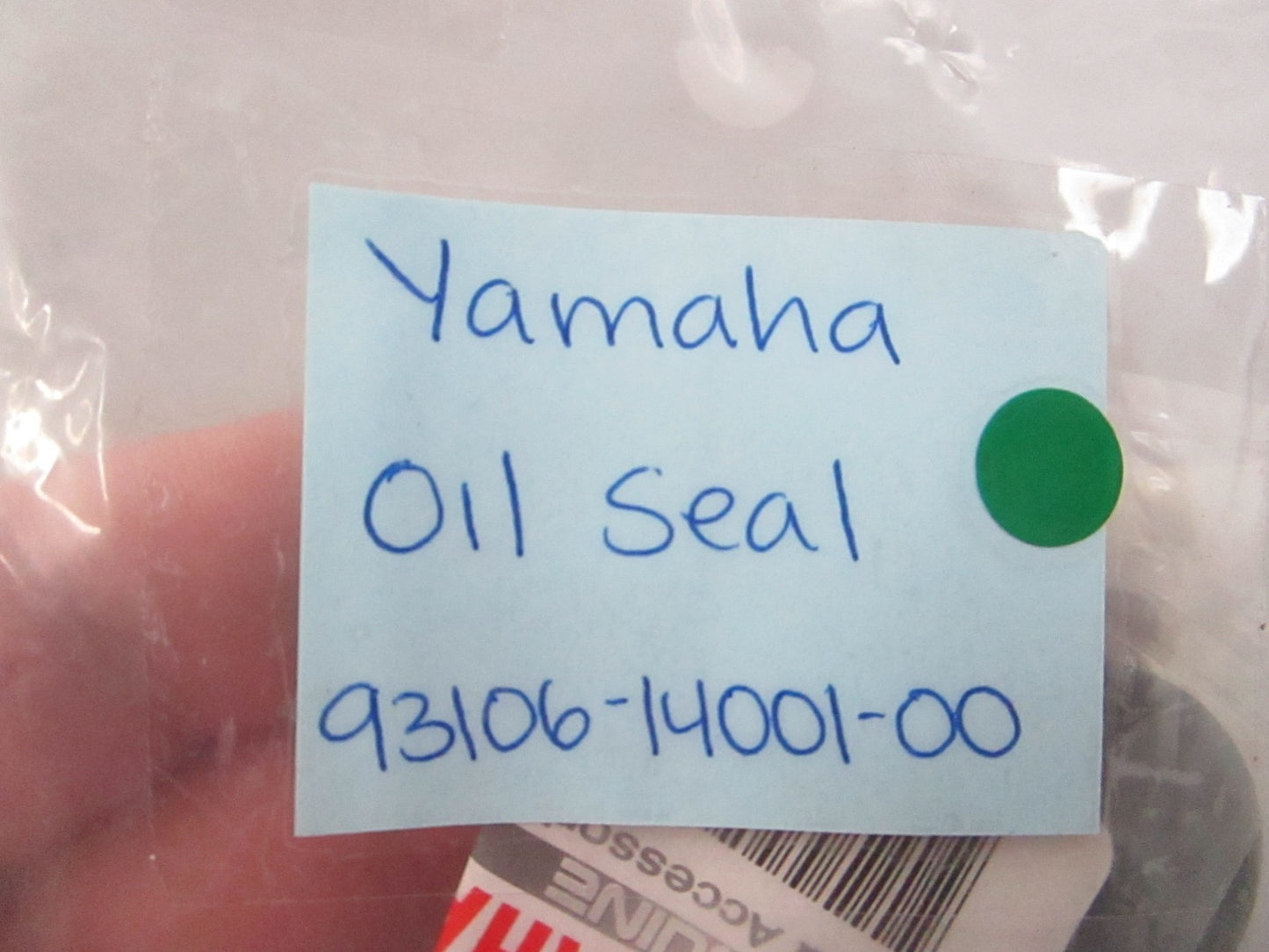 NEW OEM (LOT OF 2) 93106-14001-00 Yamaha Oil Seal 0810