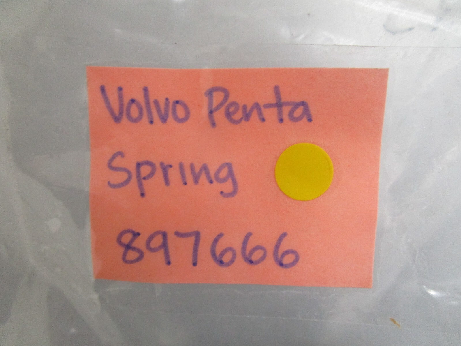 *NEW OEM* 0810 Volvo Penta Spring 897666