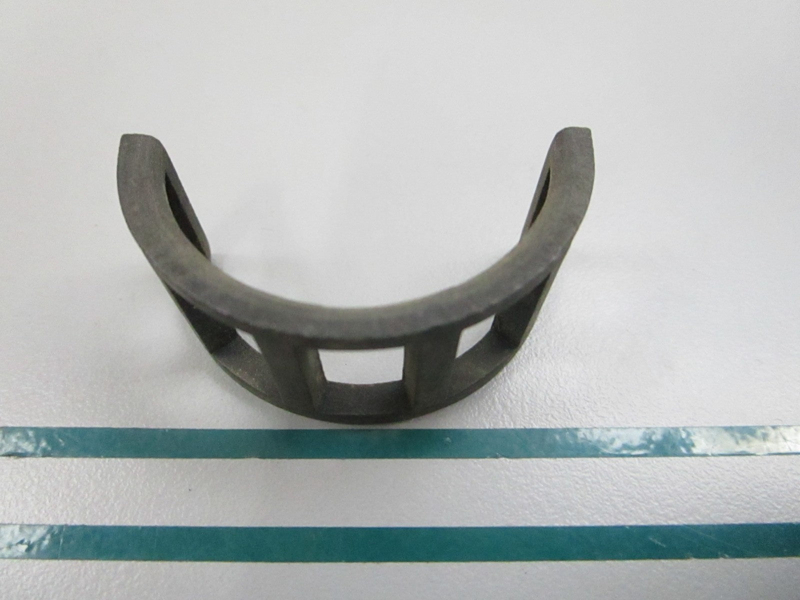 NEW OEM 305116 0305116 OMC Johnson Evinrude Cage 0810