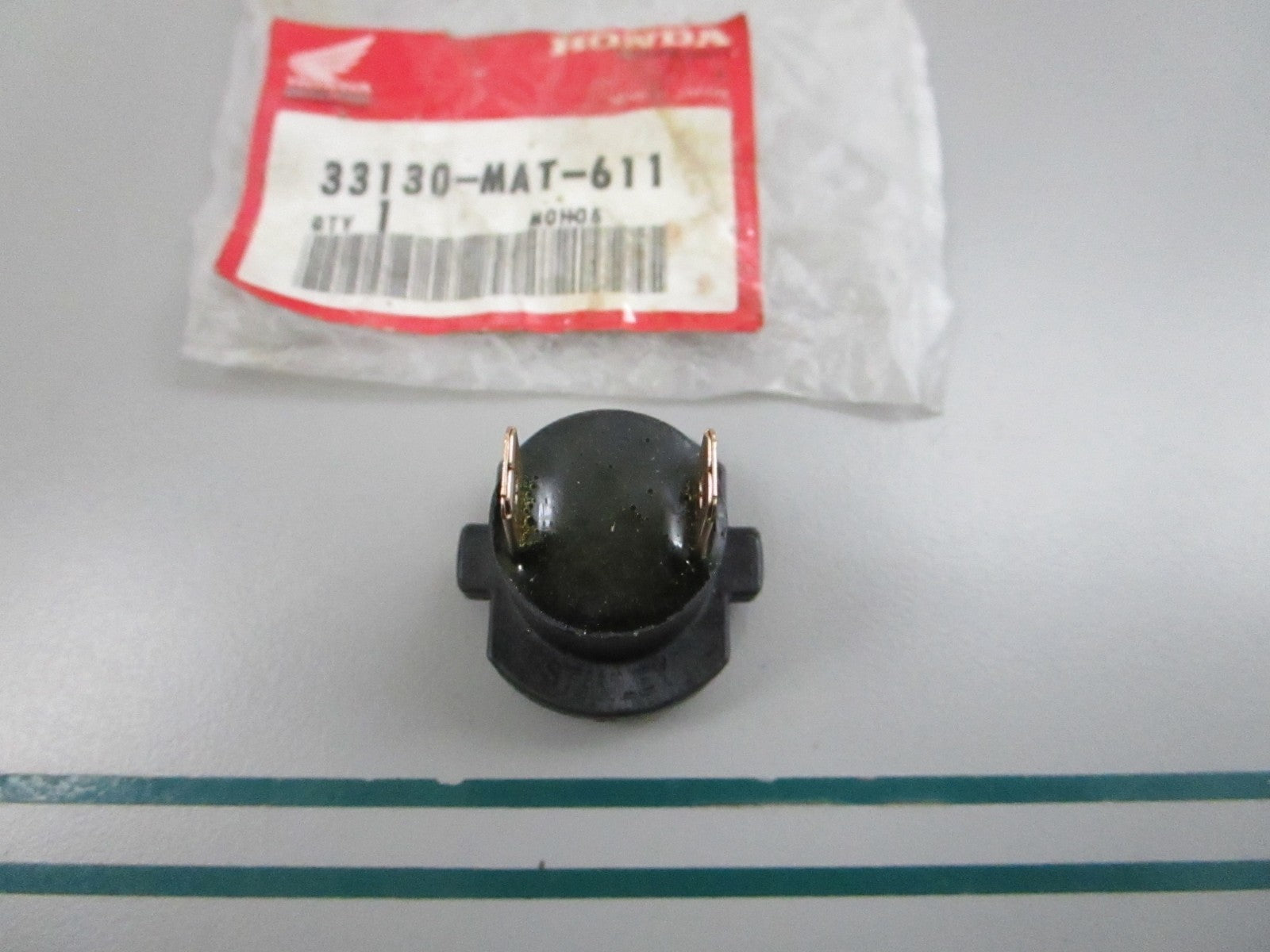 NEW OEM 33130-MAT-611 Honda Headlight Socket 0810