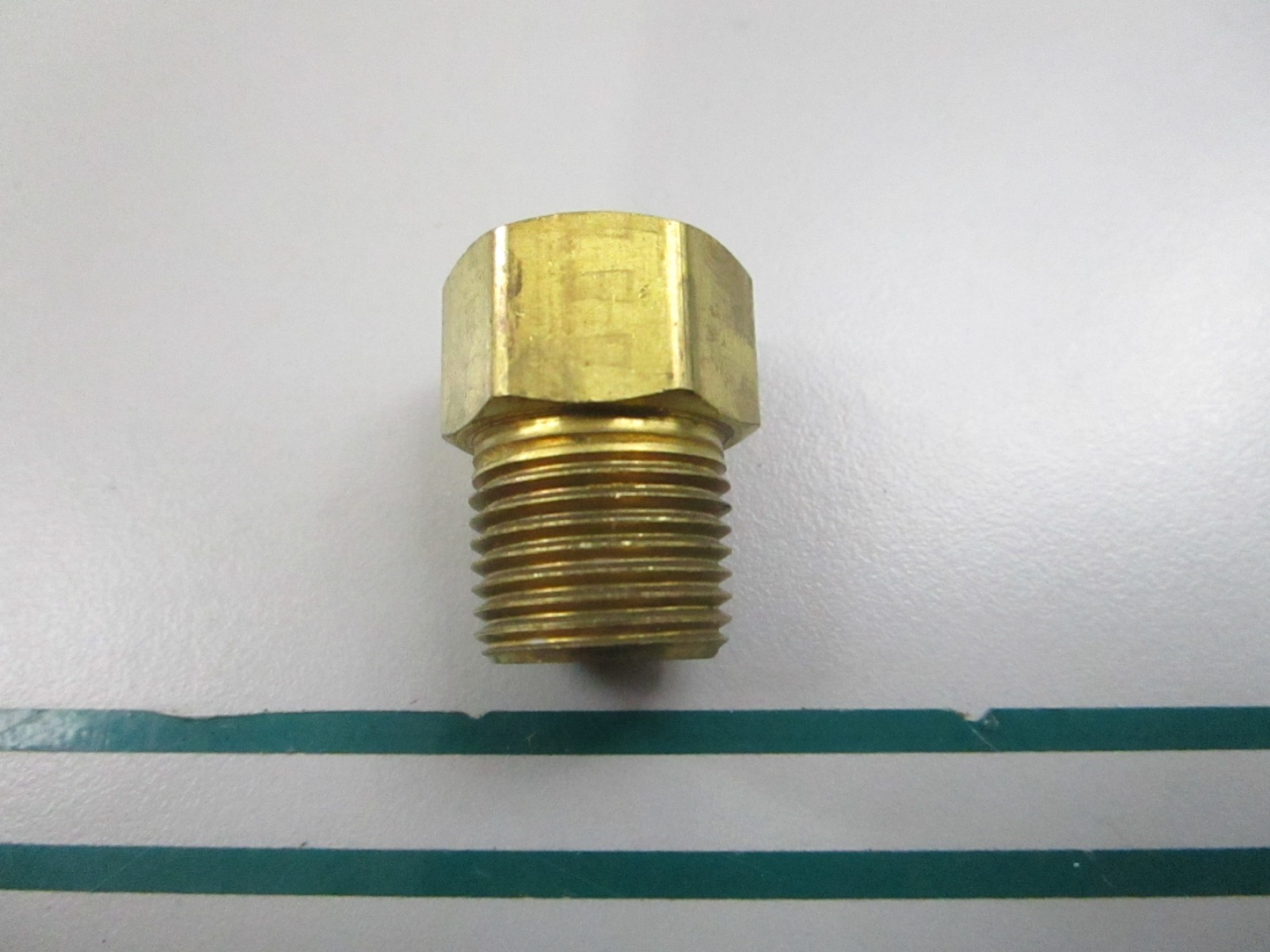 NEW OEM 908951 0908951 OMC Johnson Evinrude Fitting 0810