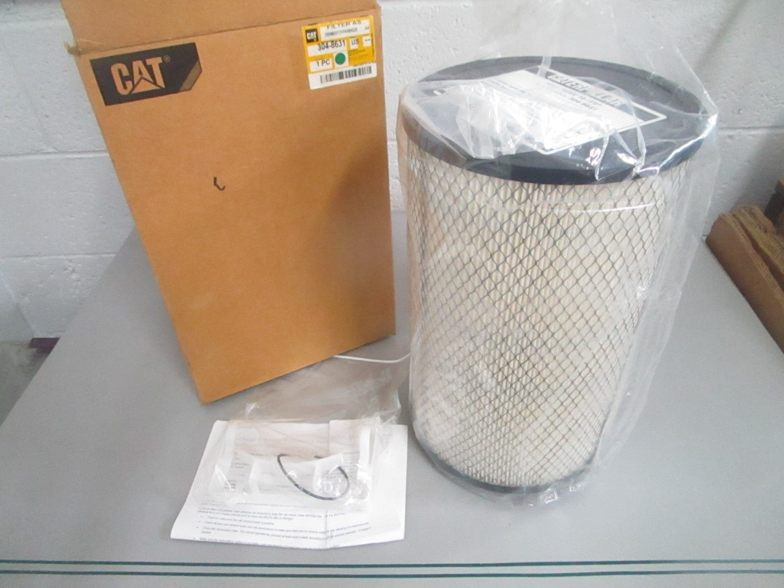 CAT 304-8631 Air Filter Assembly Primary Caterpillar Heavy Equip NEW OEM 0820