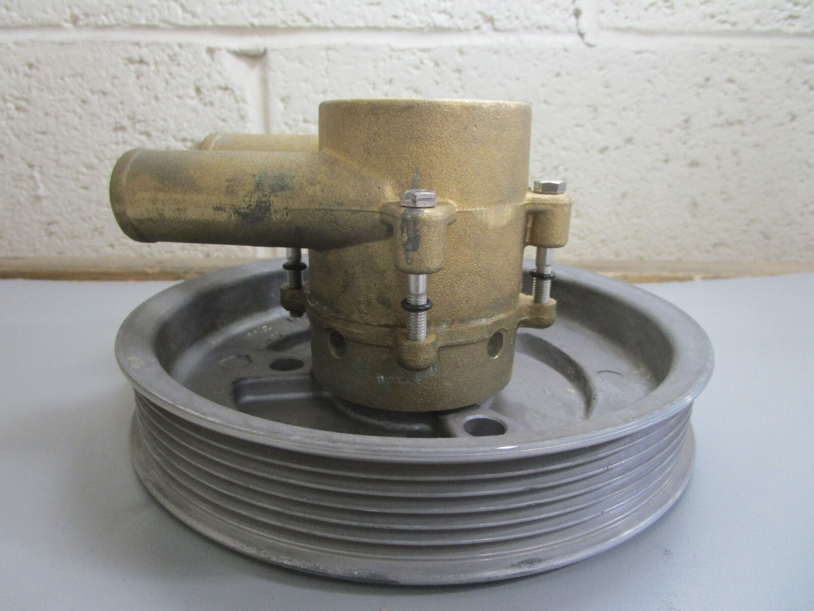 *NEW OEM* 0820 Volvo Penta Raw Water Sea Pump 21212799