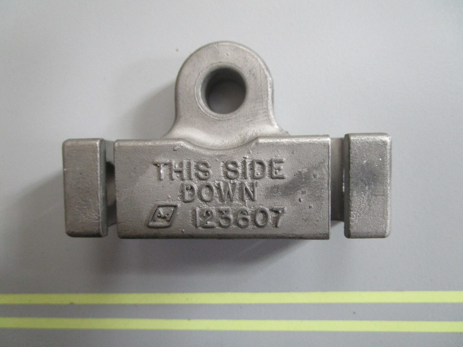 *NEW OEM* 0810 OMC Johnson Evinrude Connector 123607 0123607