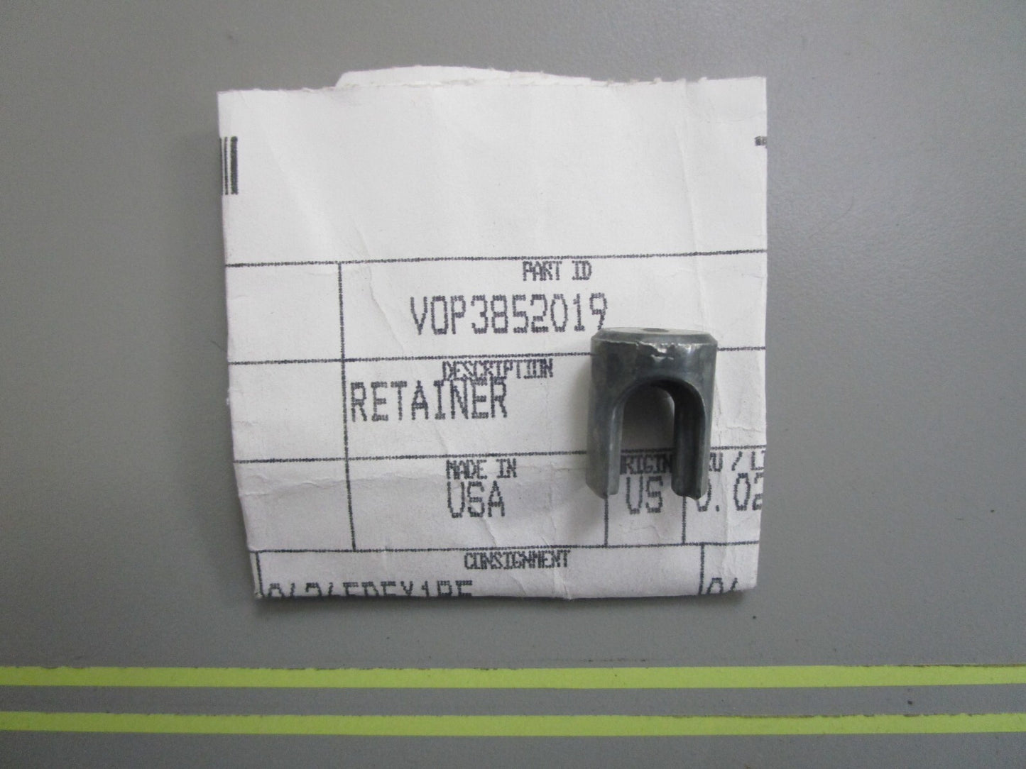 *NEW OEM* 0810 Volvo Penta Retainer 3852019