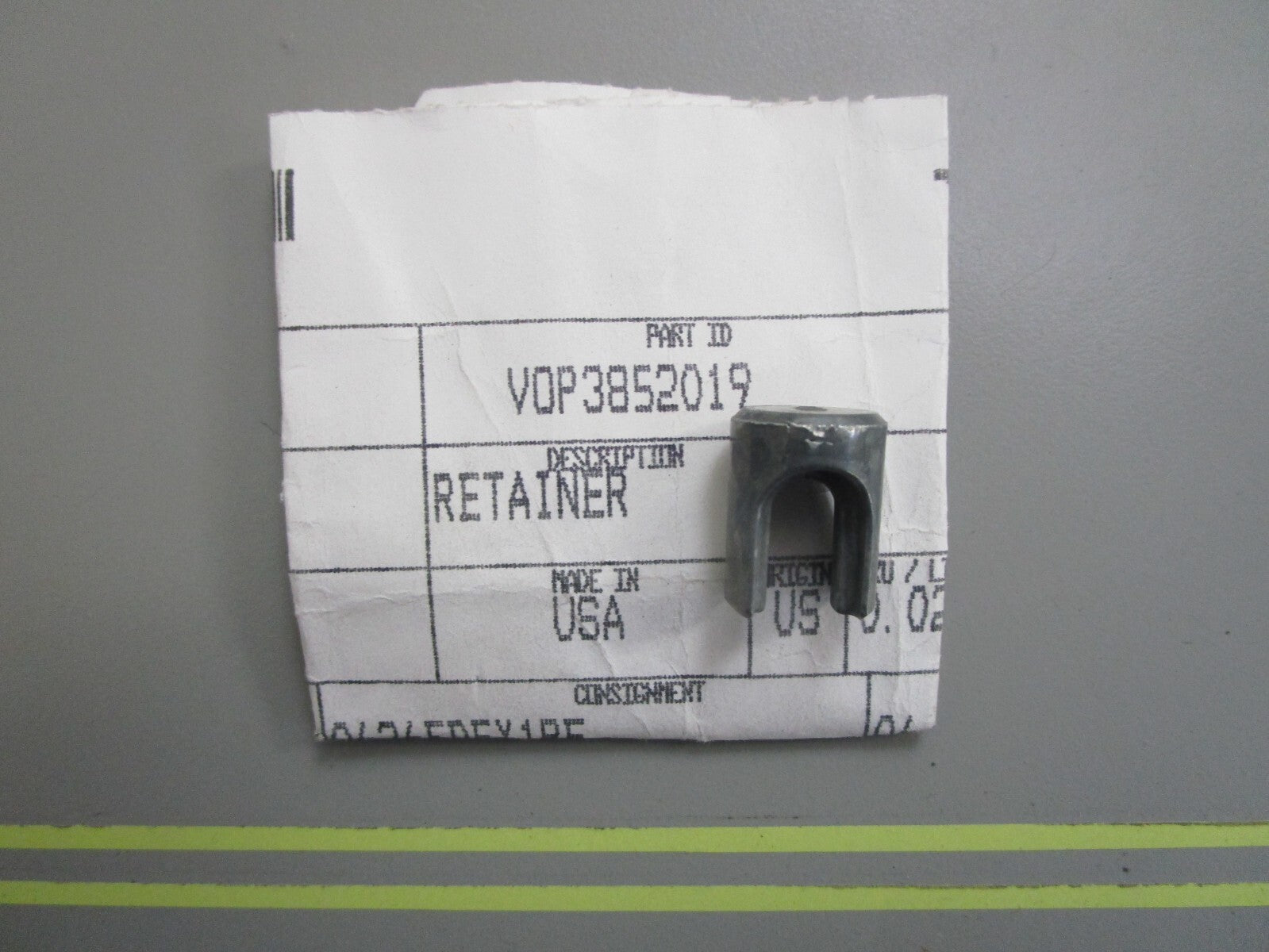 *NEW OEM* 0810 Volvo Penta Retainer 3852019