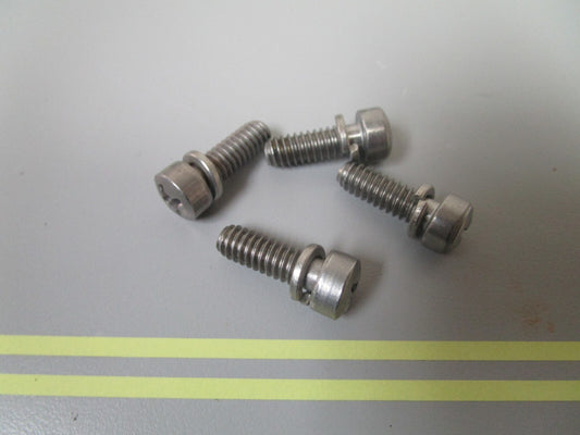 *NEW OEM* (LOT OF 4) 0810 OMC Johnson Evinrude Screw 305745 0305745