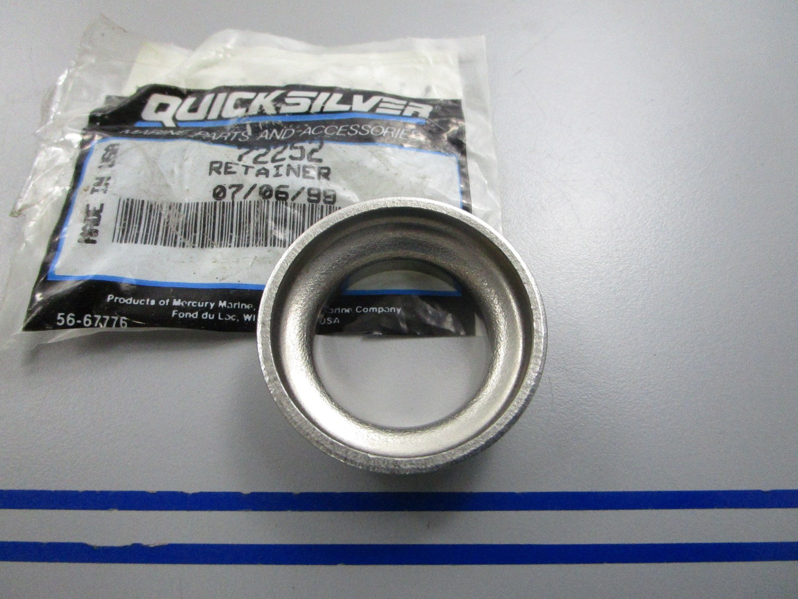 NEW OEM 72252 Mercury Quicksilver Retainer 0810