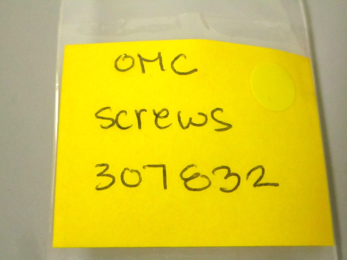 *NEW OEM* 0750 OMC Johnson Evinruide SCREWS 307832 0307832