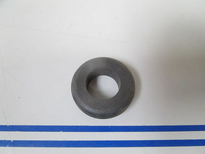 *NEW OEM* 0720 OMC Johnson Evinrude Grommet 311543 0311543