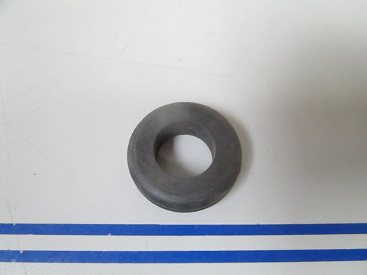 *NEW OEM* 0720 OMC Johnson Evinrude Grommet 311543 0311543