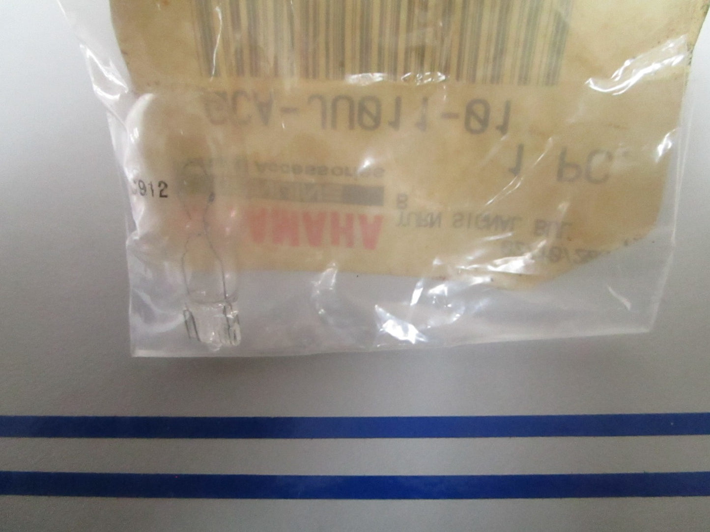NEW OEM GCA-JU011-01-00 Yamaha Turn Signal Bulb 0810