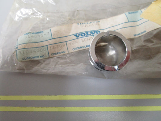 *NEW OEM* 0810 Volvo Penta Bushing 814641