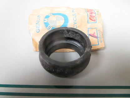 NEW OEM 13720042161 0042161 BMW Grommet 0810