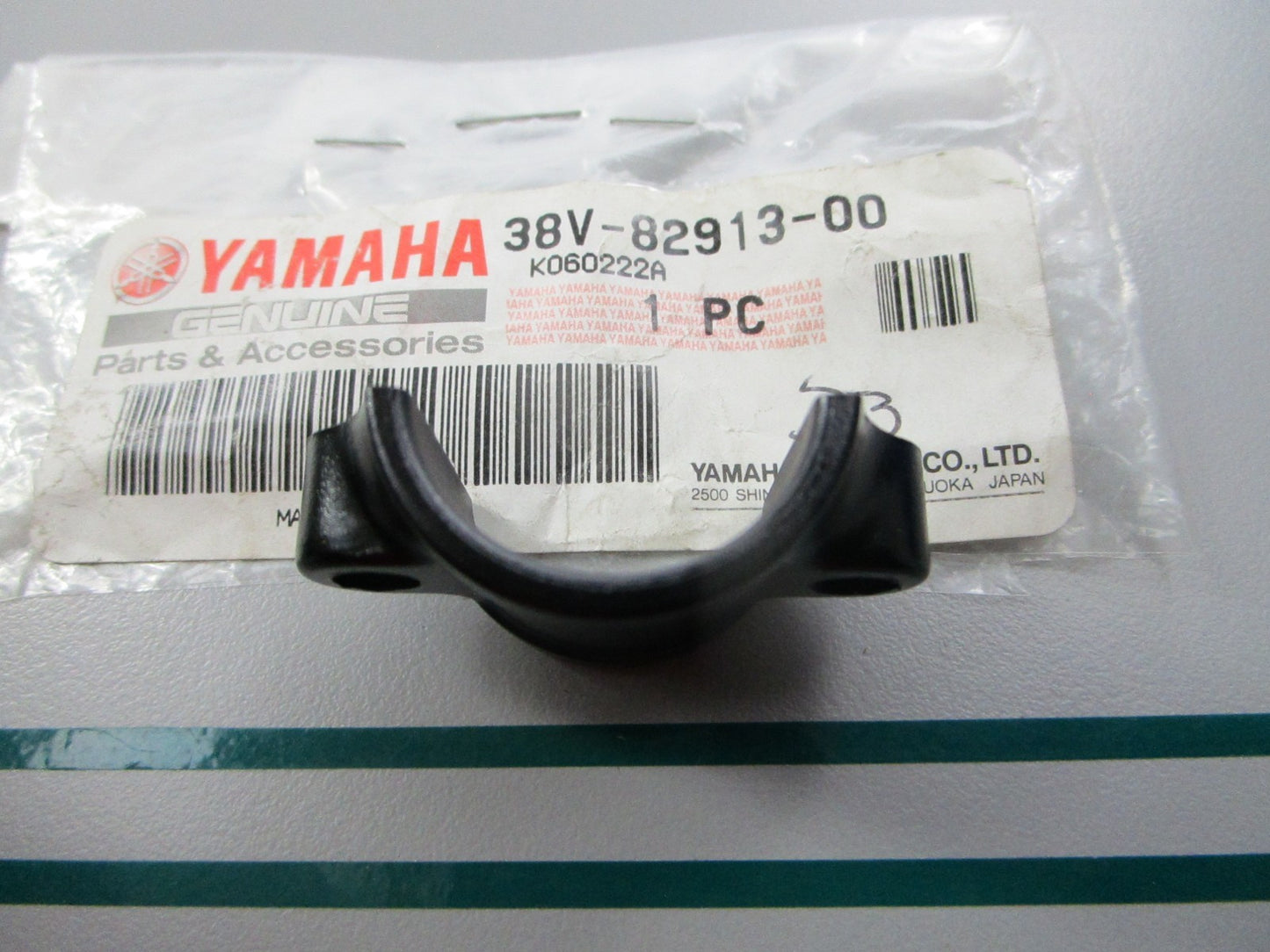 NEW OEM 38V-82913-00-00 Yamaha Lower Level Holder 0810