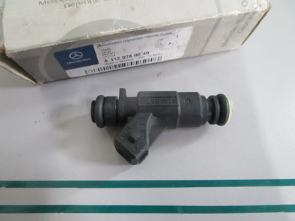 NEW OEM A1120780049 Mercedes-Benz Fuel Injector 0820