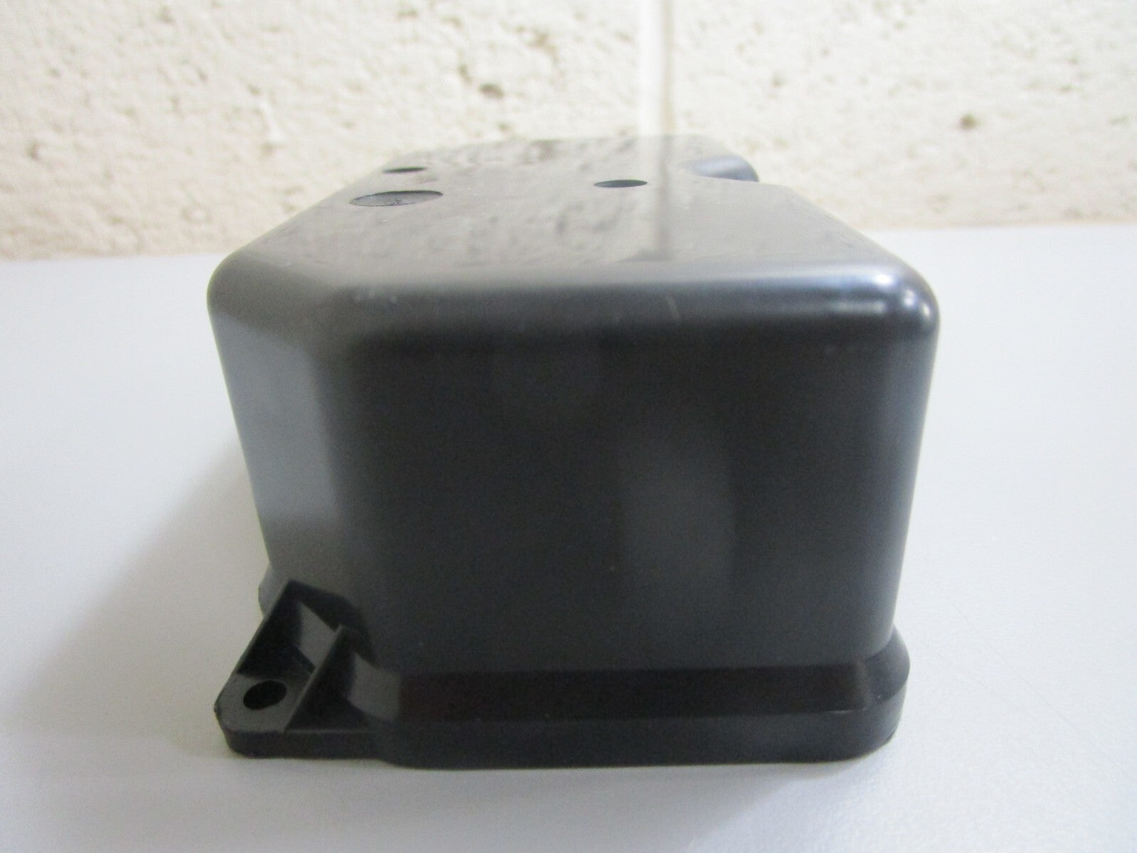 *NEW OEM* 0810 Volvo Penta Cap 839330