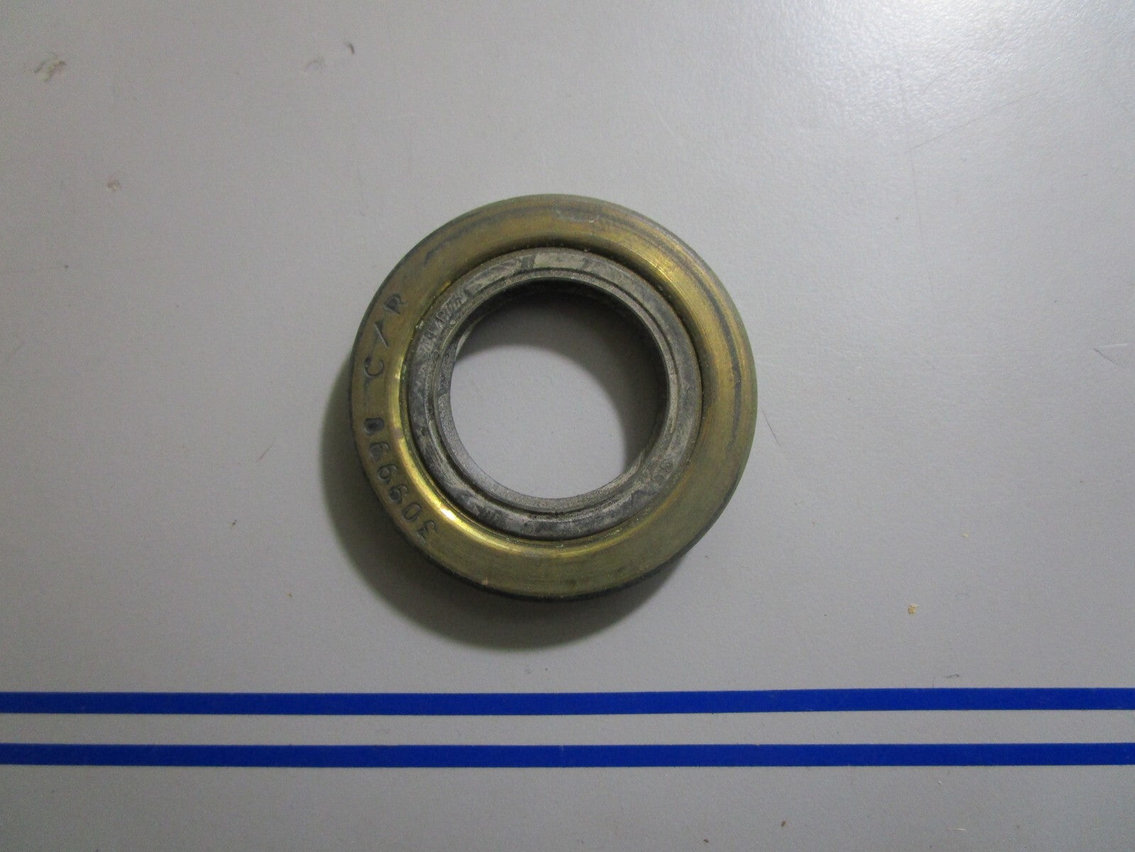 *NEW OEM* 0810 OMC Johnson Evinrude Seal 309990 0309990