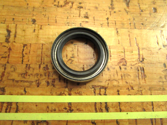 *NEW OEM* 0750 OMC Johnson Evinrude OIL RETAINER 321466 0321466