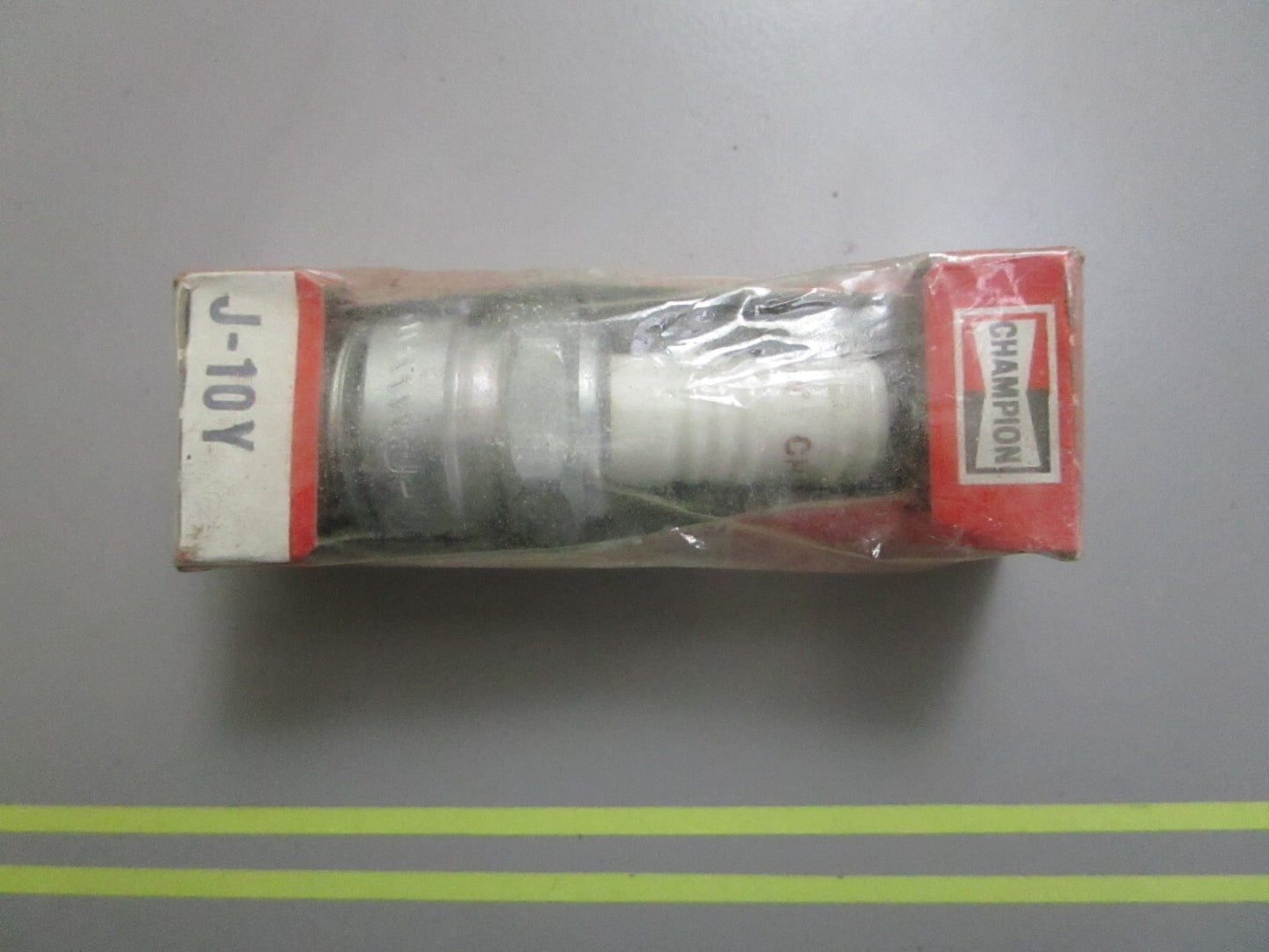 *NEW* 0810 Champion Spark Plug J-10Y