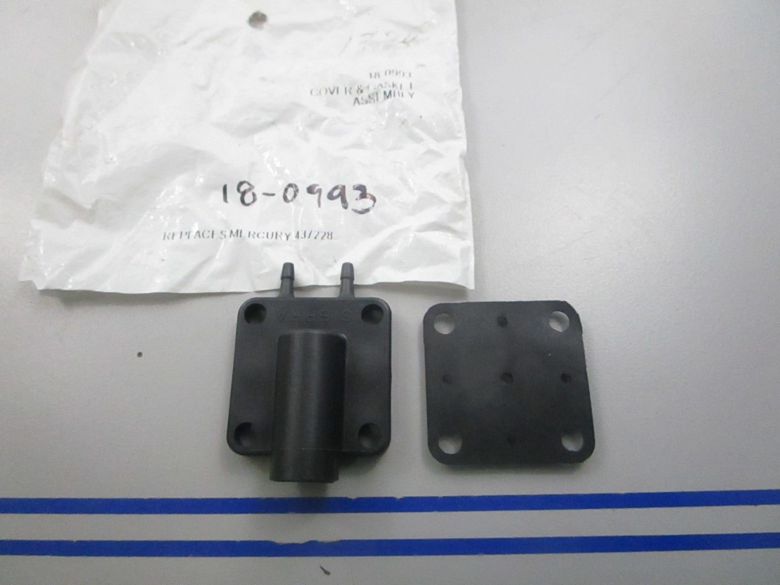 NEW (LOT OF 2) 18-0993 Replaces: 437228 Sierra Cover & Gasket Assembly 0810