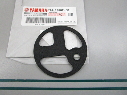 NEW OEM 69J-4388F-00-00 Yamaha Spacer 0810