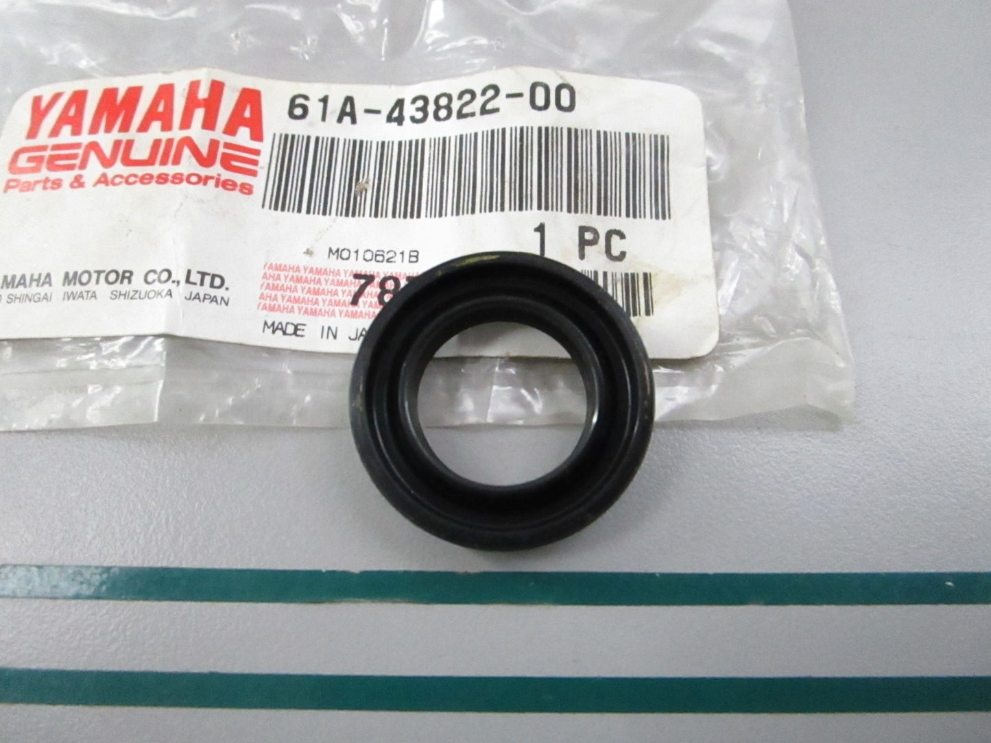NEW OEM 61A-43822-00-00 Yamaha Trim Dust Seal 0810