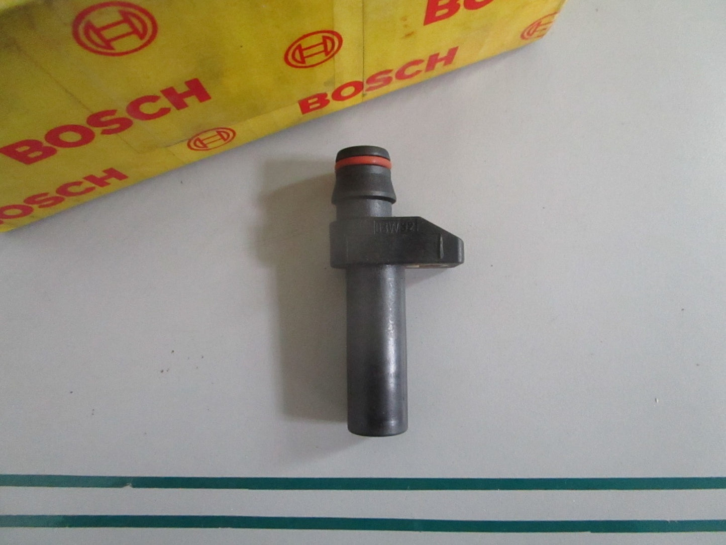 NEW OEM 0031537428 0281002123 Mercedes-Benz Bosch Crankshaft Sensor 0820
