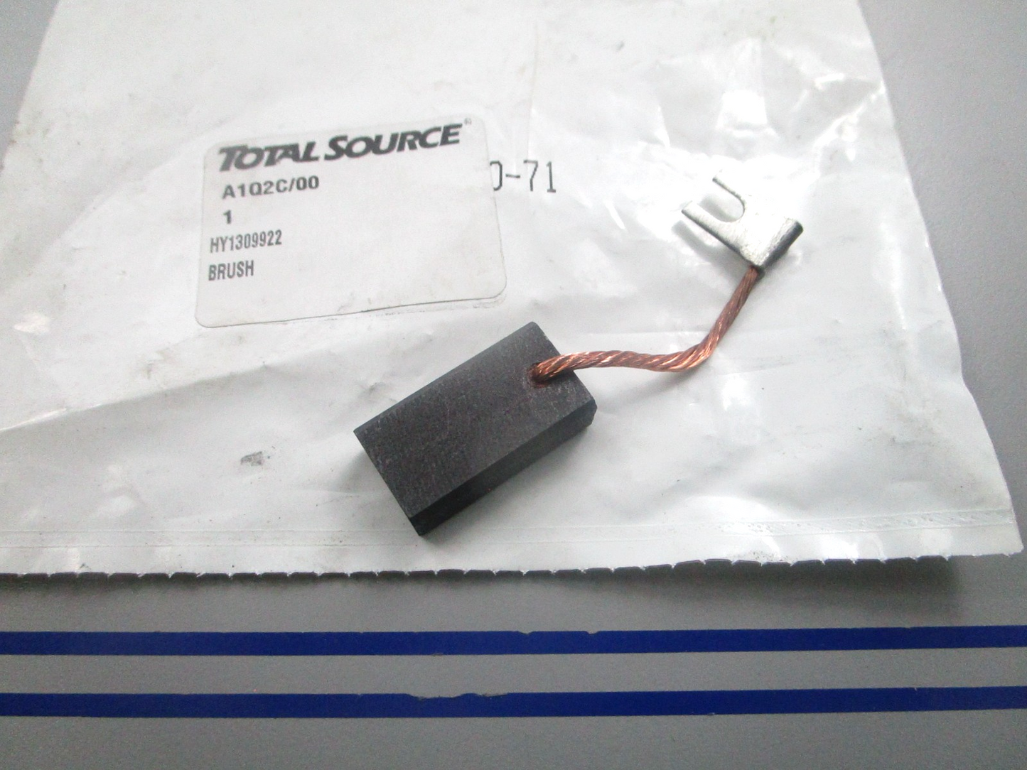 NEW Total Source HY1309922 For: Hyster Brush 0810