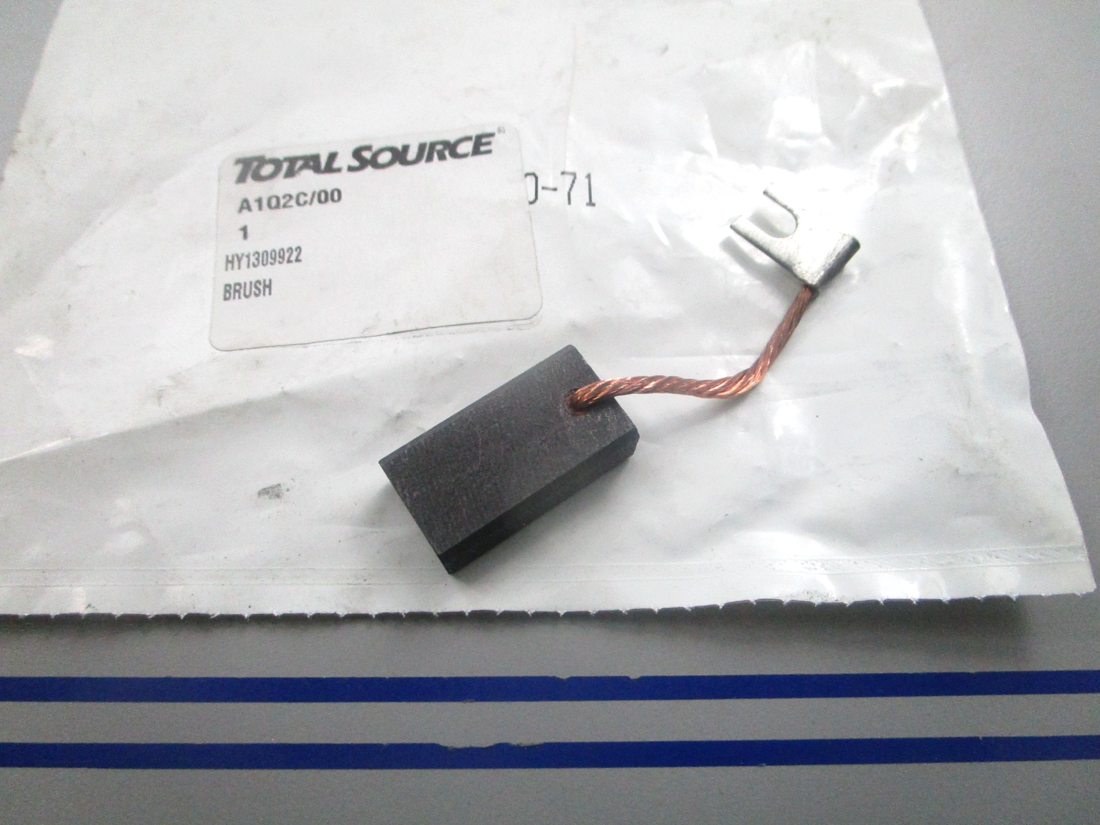NEW Total Source HY1309922 For: Hyster Brush 0810