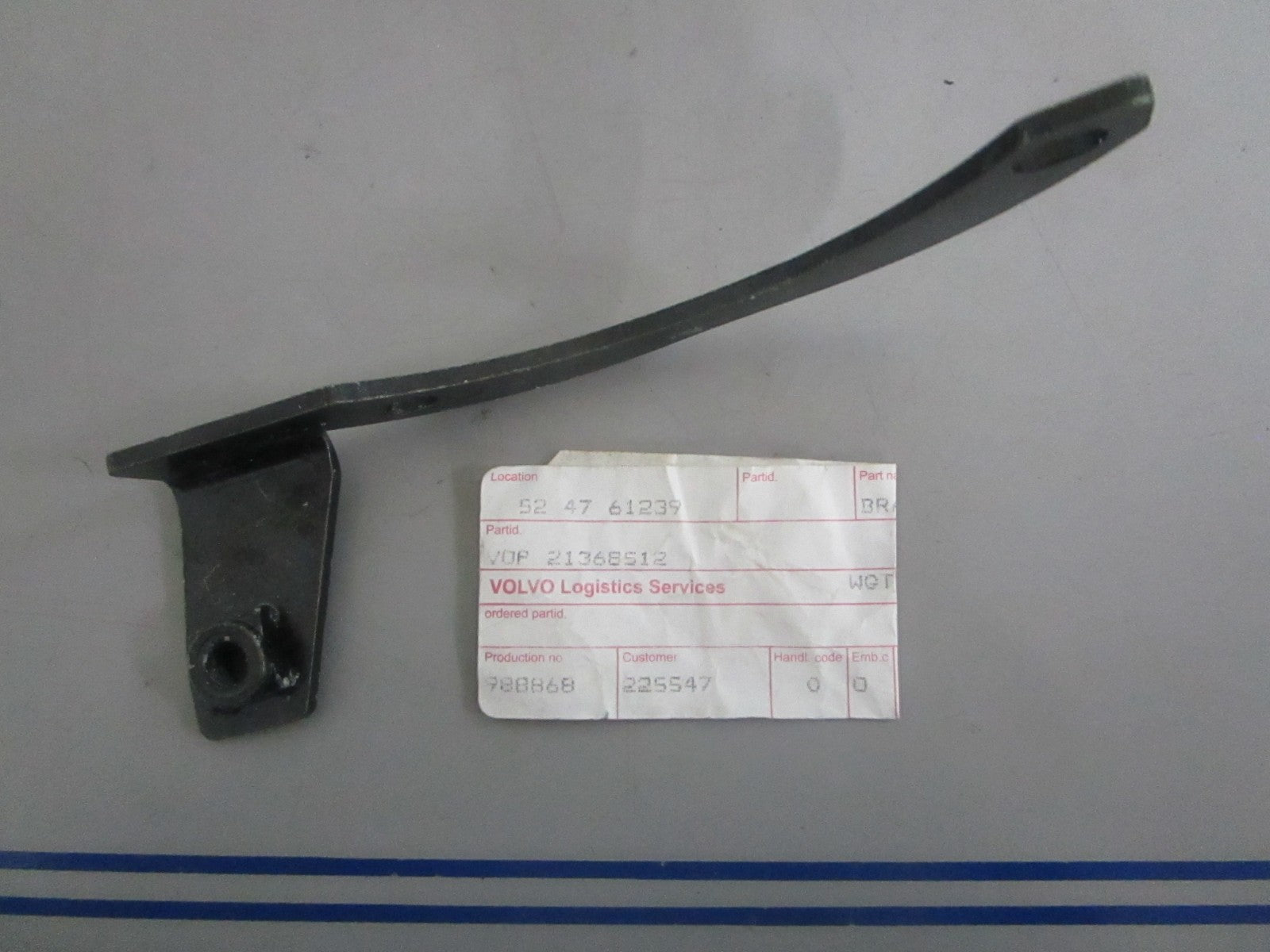 NEW OEM 21368512 Volvo Penta Bracket 0820